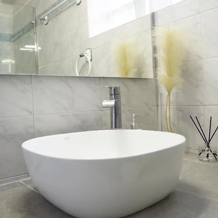 Pine Breeze * Ξυλόκαστρο